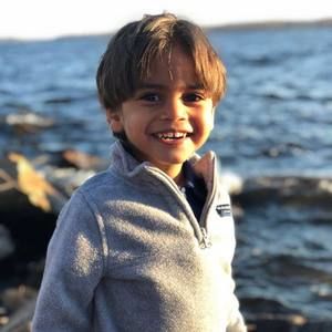 Meet your Posher, Adalitte v.